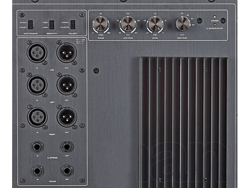Focal ST6 SUB 12, studijinė žemų dažnių garso kolonėlė su stiprintuvu